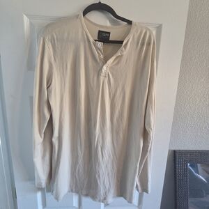 Cuts AO Long Sleeve Henley Curve-Hem